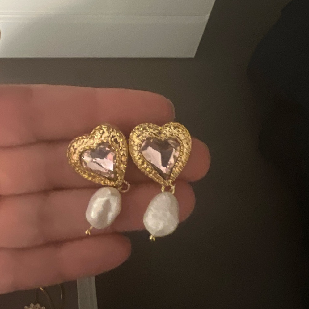 Pearl heart earrings